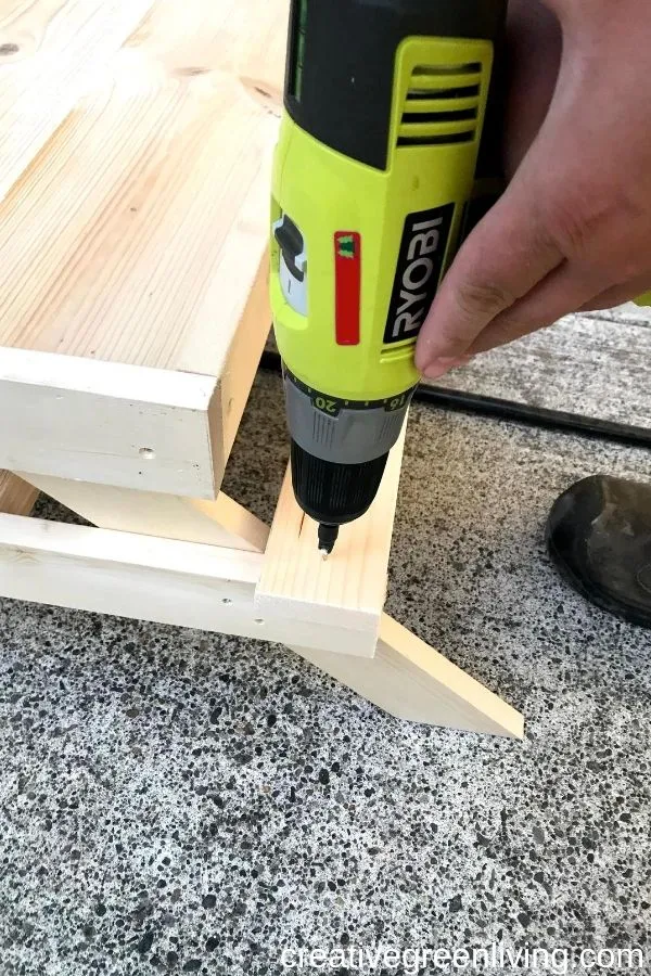 How to make a DIY Chicknic Table - free plans for how to build a chicken picnic table including step-by-step directions How to make a DIY Chicknic Table - free plans for how to build a chicken picnic table including step-by-step directions