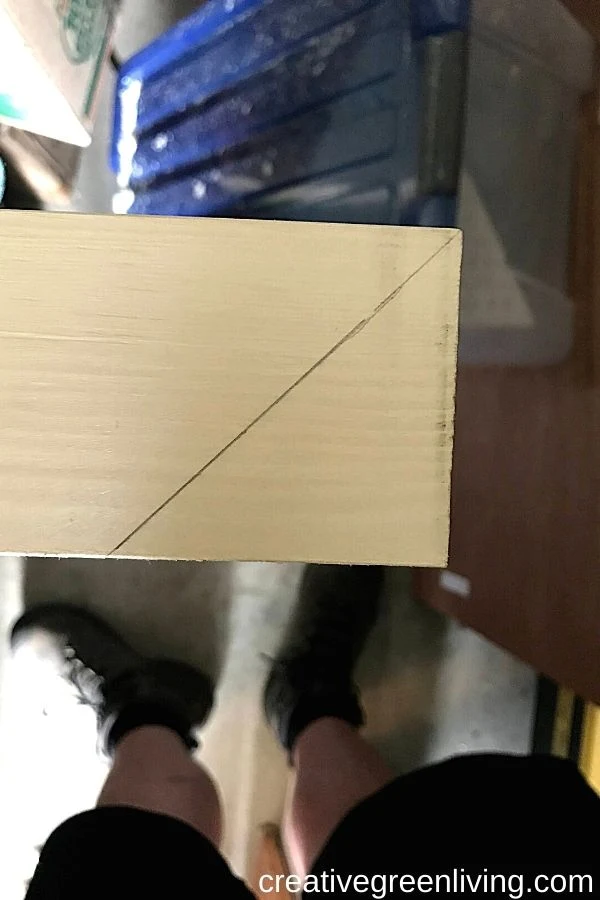How to make a DIY Chicknic Table - free plans for how to build a chicken picnic table including step-by-step directions How to make a DIY Chicknic Table - free plans for how to build a chicken picnic table including step-by-step directions