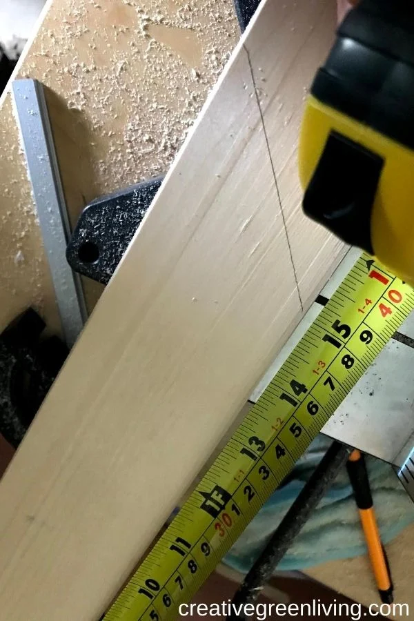 How to make a DIY Chicknic Table - free plans for how to build a chicken picnic table including step-by-step directions How to make a DIY Chicknic Table - free plans for how to build a chicken picnic table including step-by-step directions
