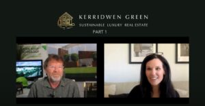 Kerridwen Green speaking with Jⓔrg Breuning