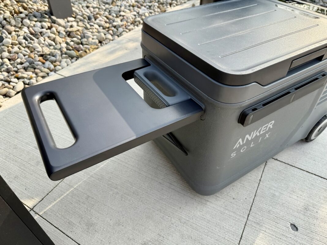 anker SOLIX everfrost 2 cooler with handle