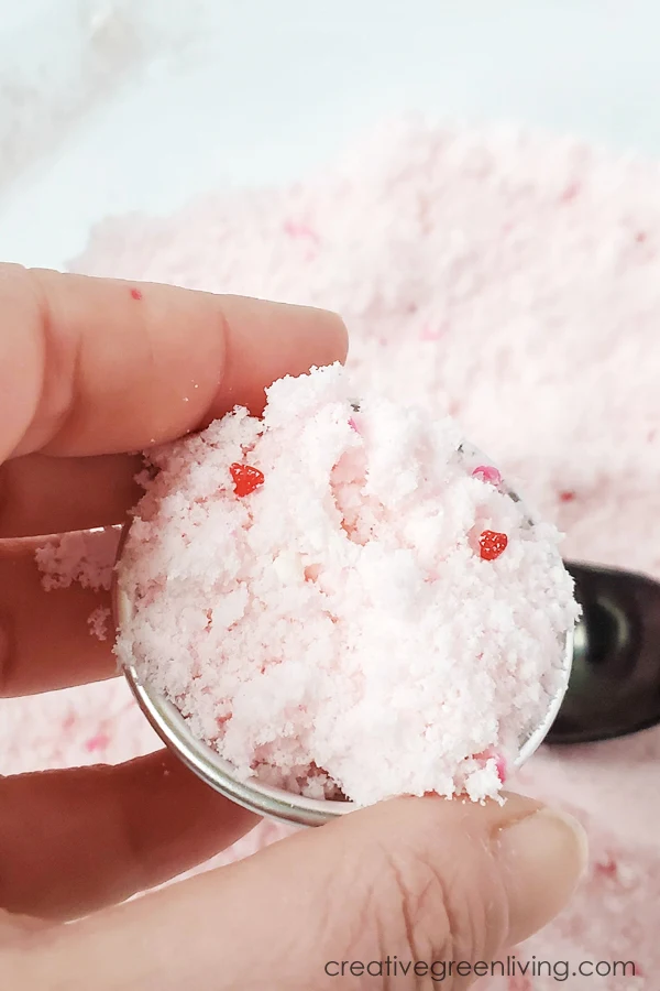 how to make DIY bath bombs at home with sprinkles add bath bomb mixture to a bath bomb mold